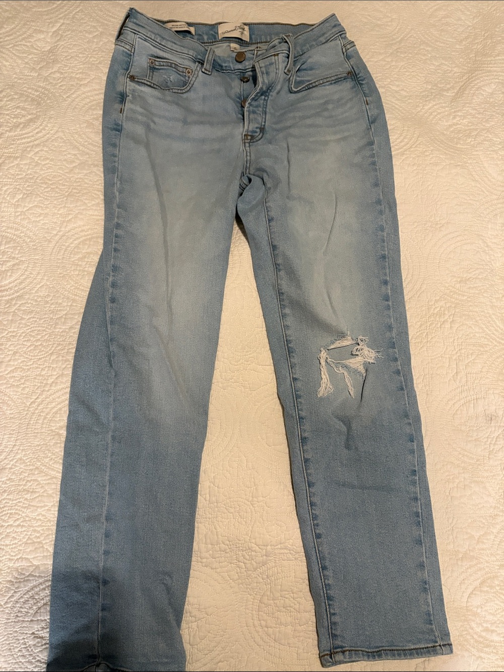 Universal Thread Light Wash Skinny Jeans with Knee Distress